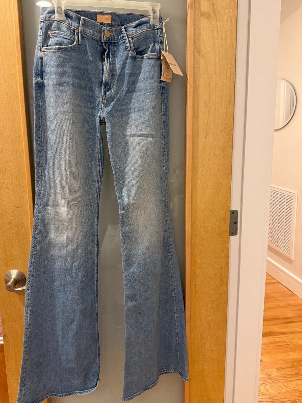 Size 26 MOTHER Doozy Mid-Rise Flare Jeans - Picture 2 of 4